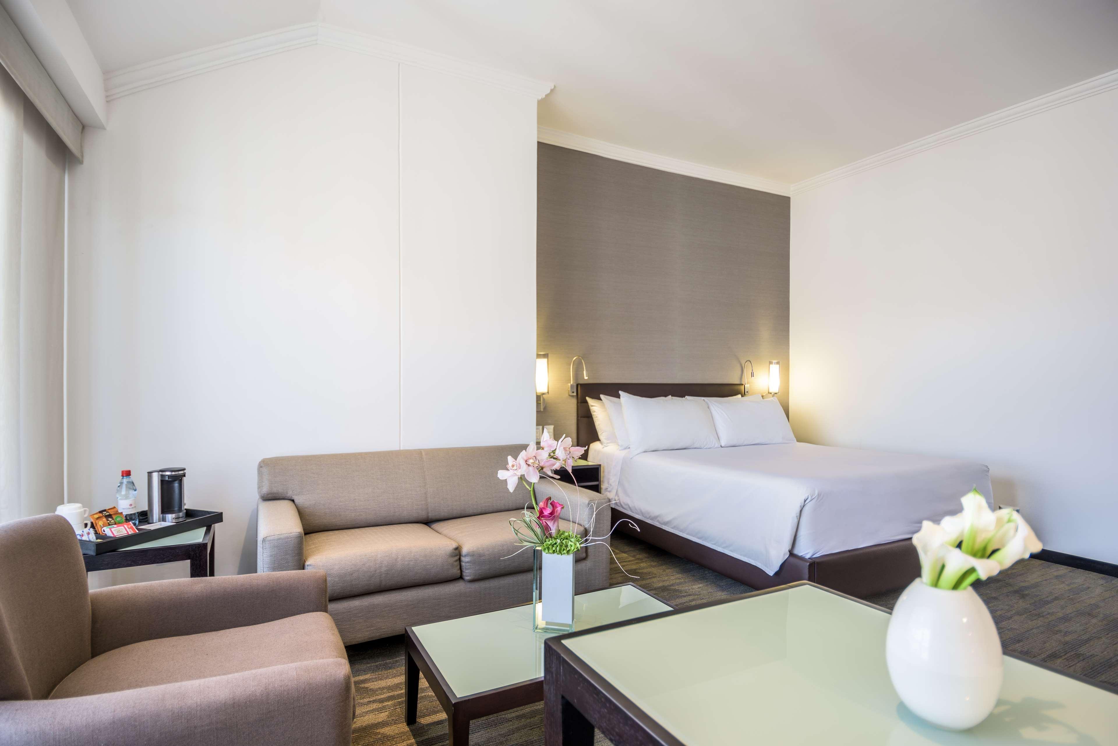 Nh Collection Quito Royal Hotell Exteriör bild