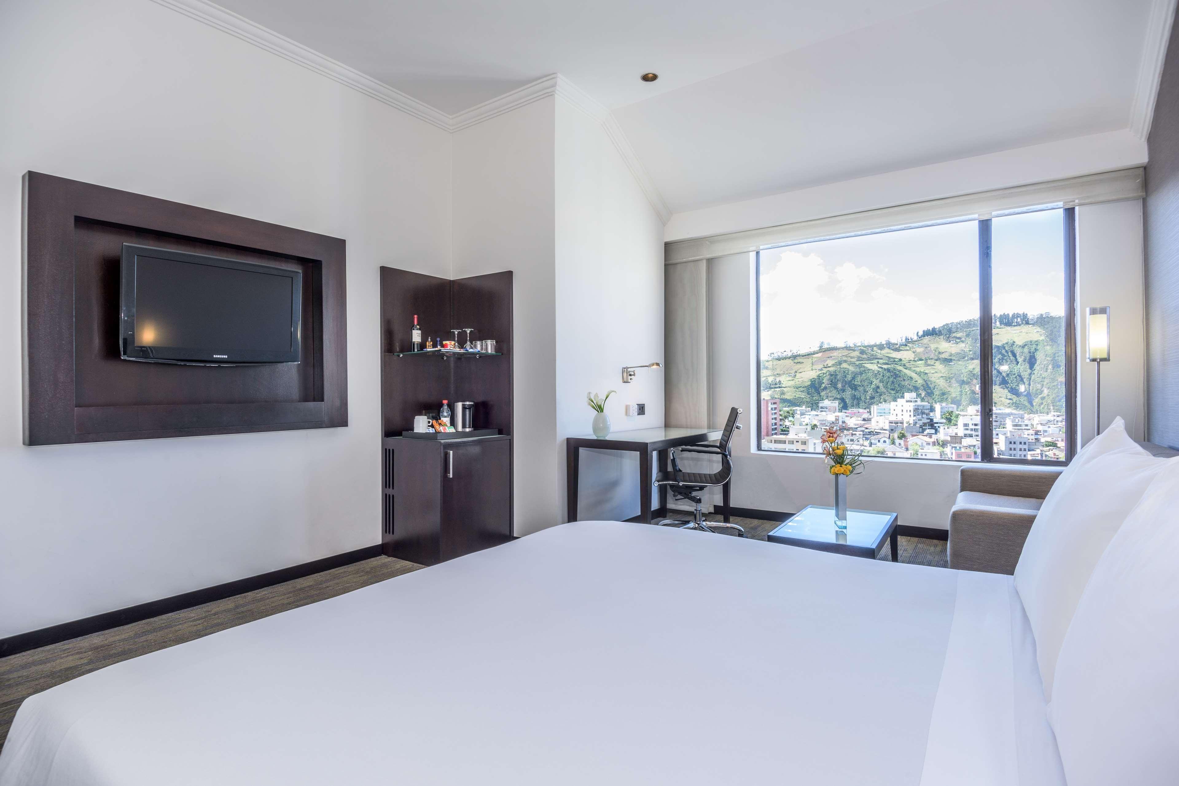 Nh Collection Quito Royal Hotell Exteriör bild