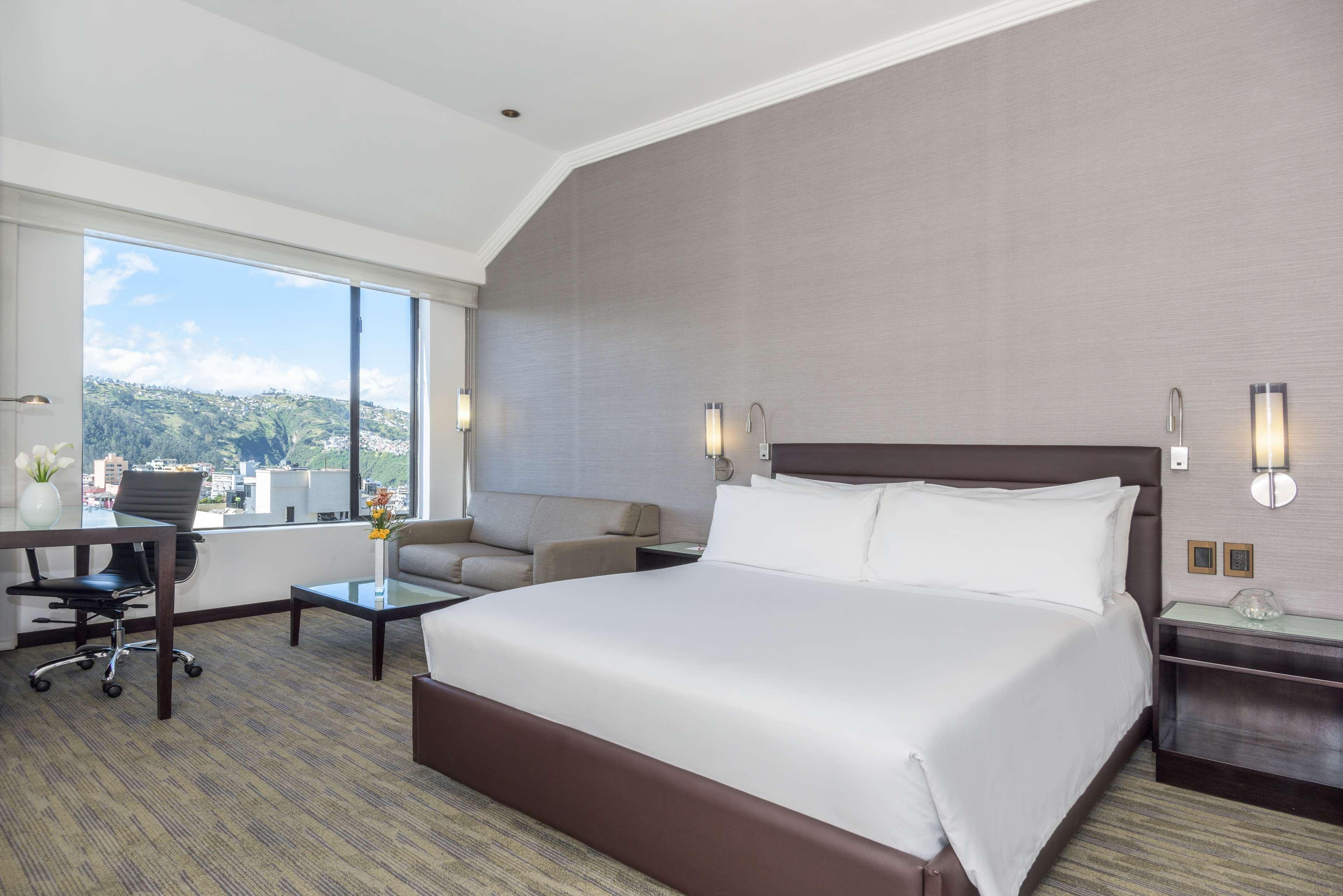 Nh Collection Quito Royal Hotell Exteriör bild