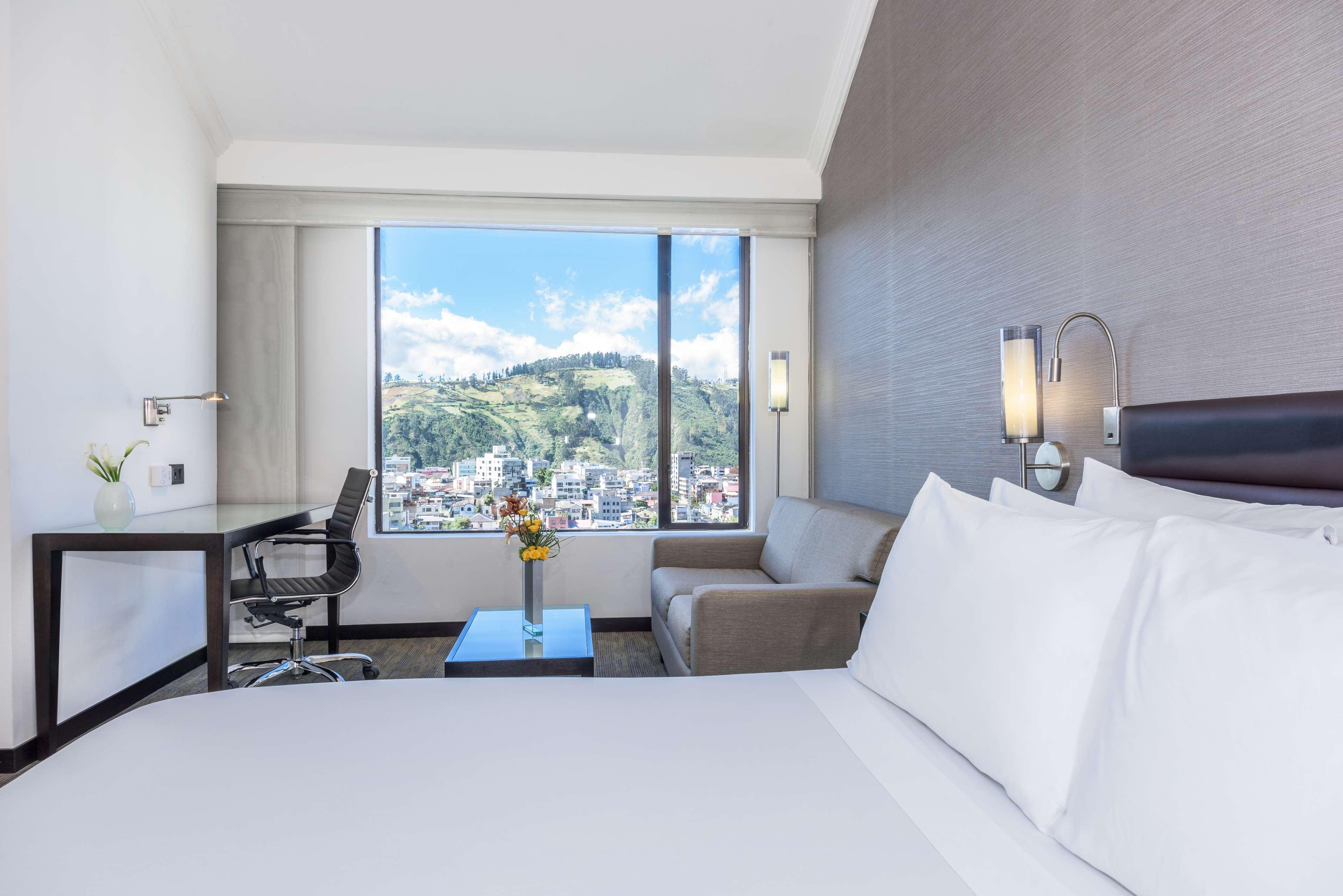 Nh Collection Quito Royal Hotell Exteriör bild