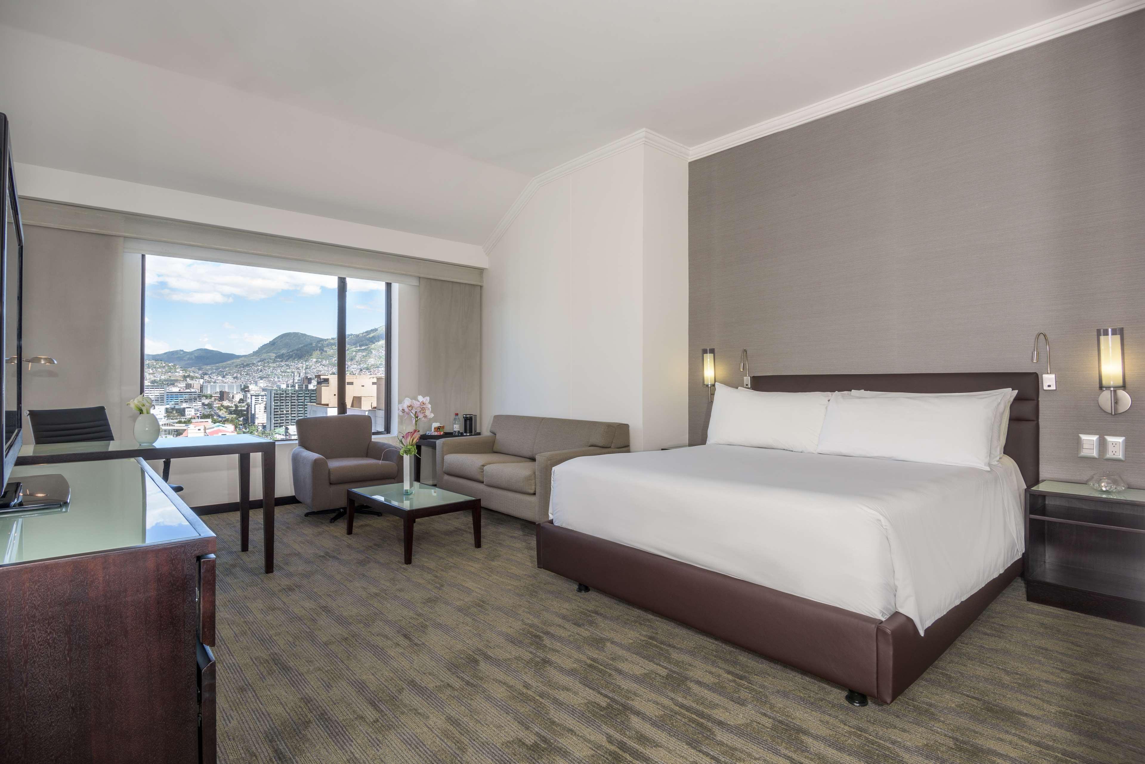 Nh Collection Quito Royal Hotell Exteriör bild