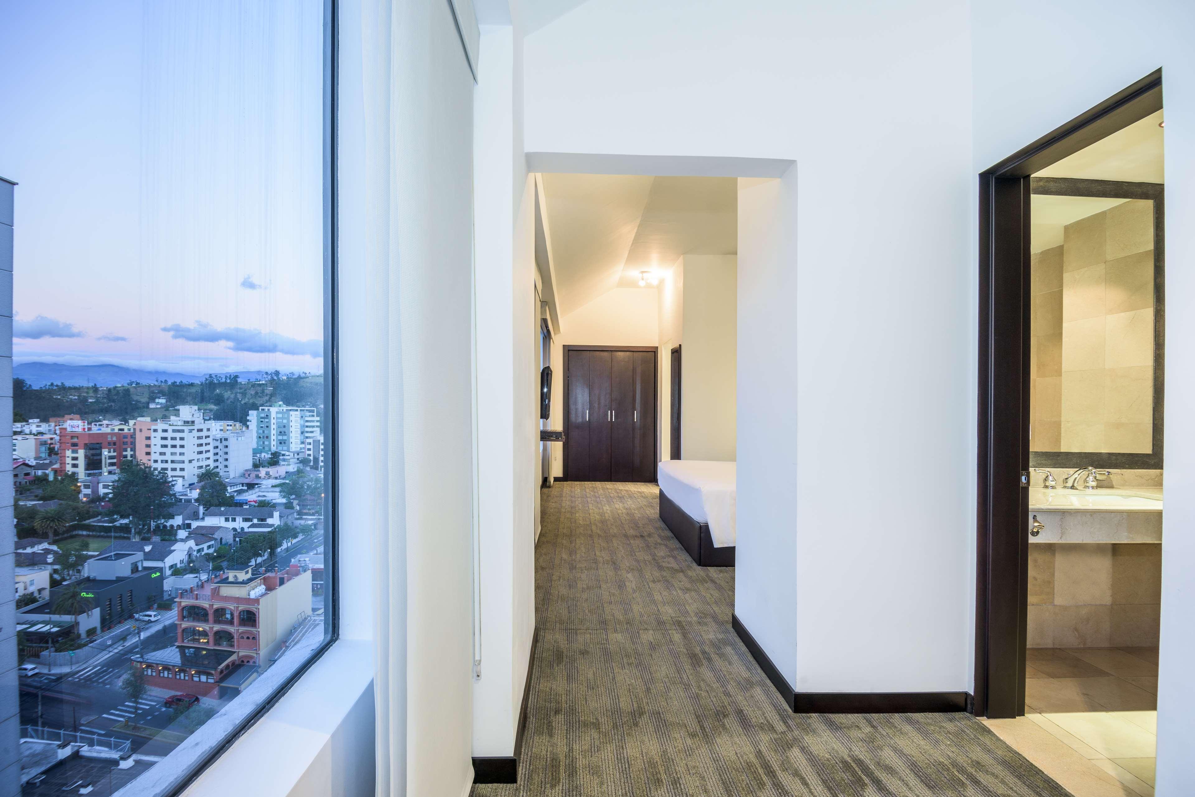 Nh Collection Quito Royal Hotell Exteriör bild