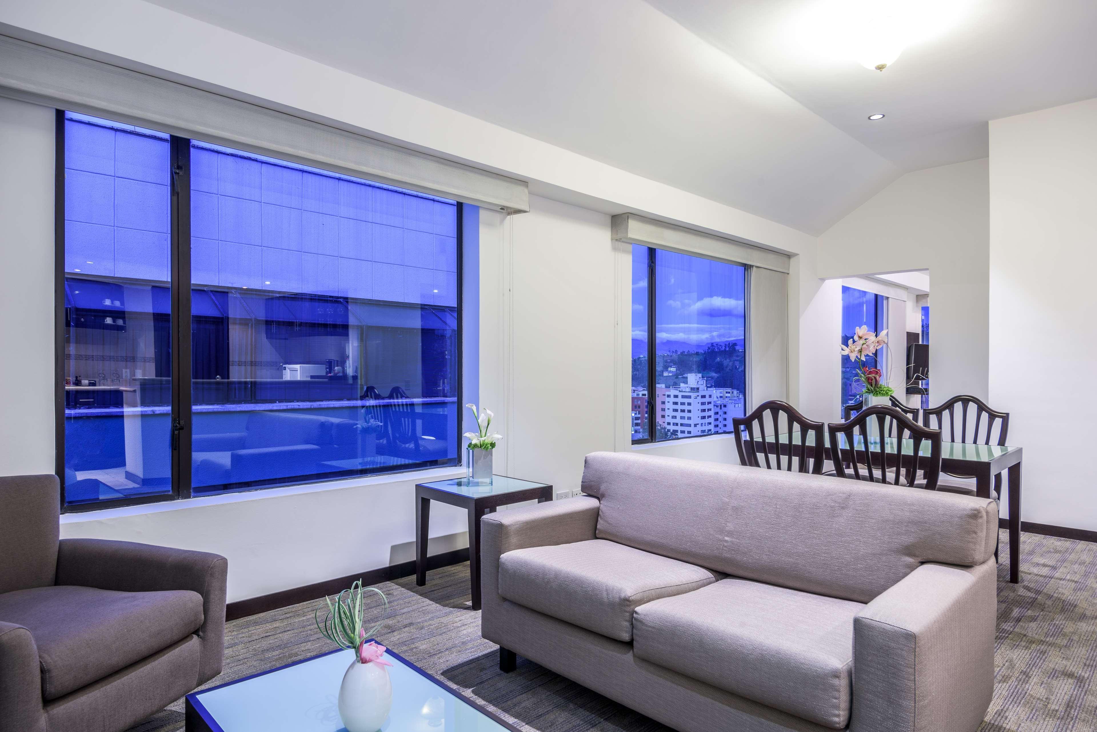 Nh Collection Quito Royal Hotell Exteriör bild