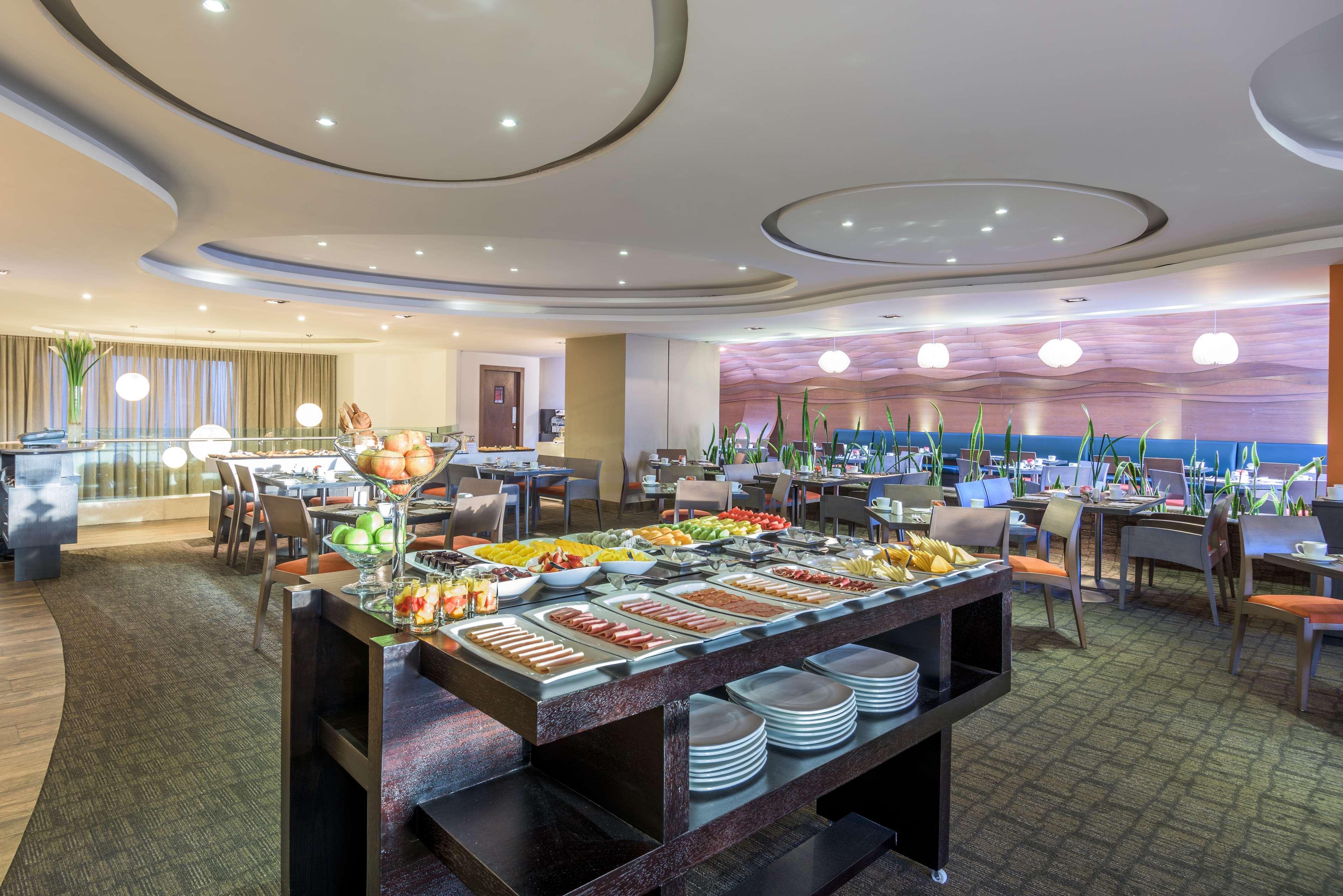 Nh Collection Quito Royal Hotell Exteriör bild