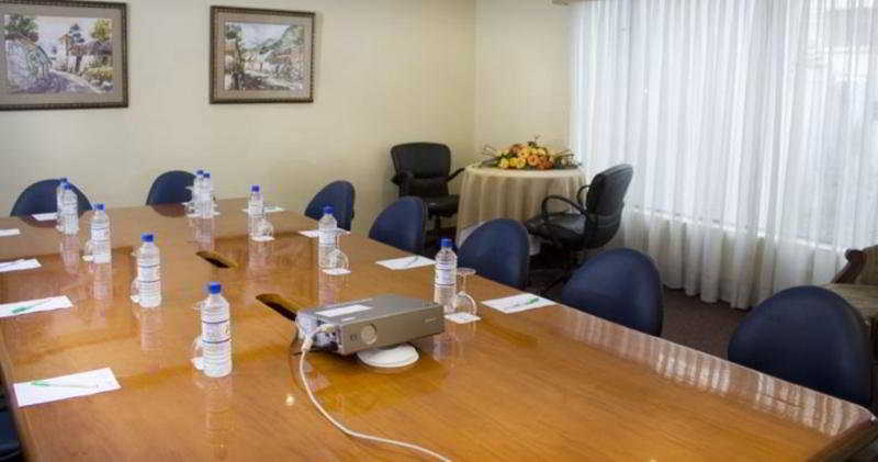Nh Collection Quito Royal Hotell Exteriör bild